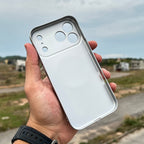 MagSafe-AG-Matte-Glass-Case-Silver-Detail-Arkivs