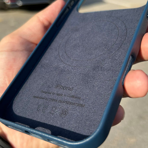 Apple Leather Case with MagSafe for iPhone