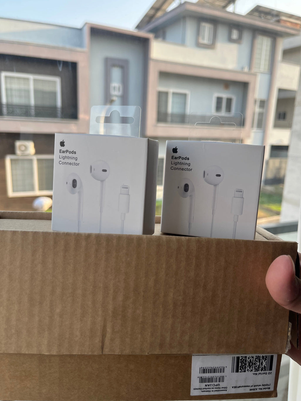 EarPods with Lightning Connector – product image