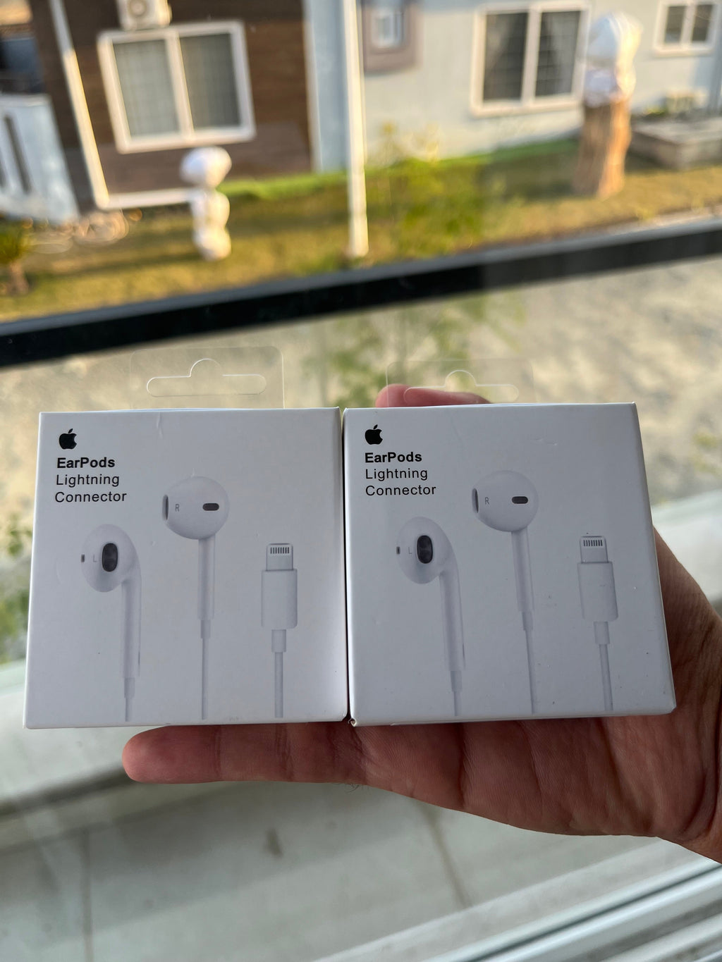 EarPods with Lightning Connector – product image