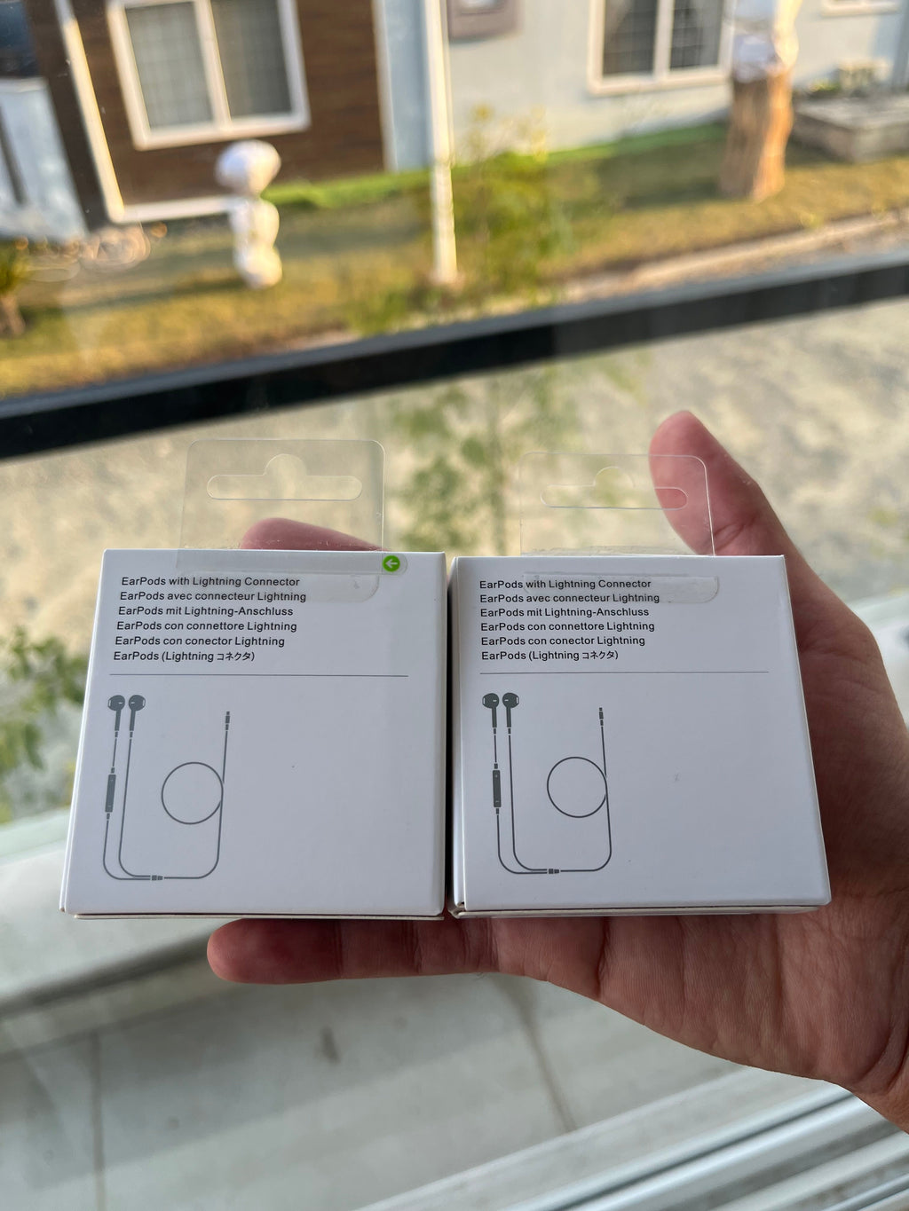 EarPods with Lightning Connector – product image