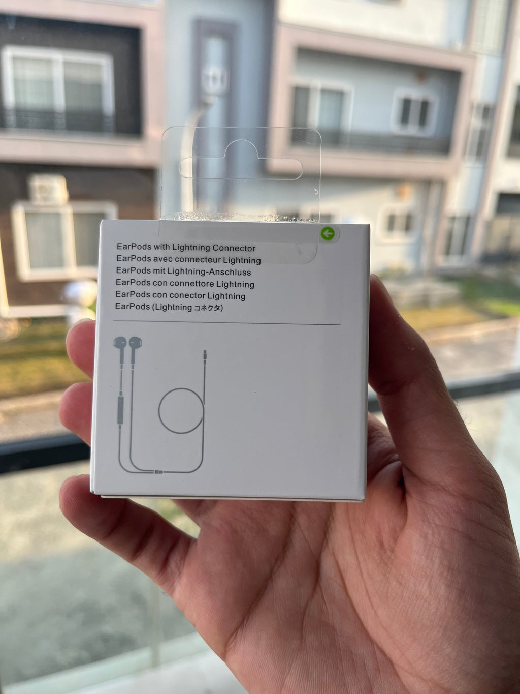 EarPods with Lightning Connector – product image