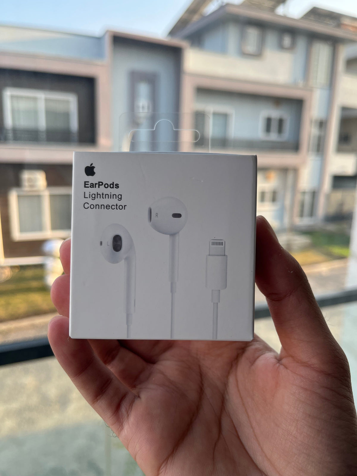 EarPods with Lightning Connector – product image