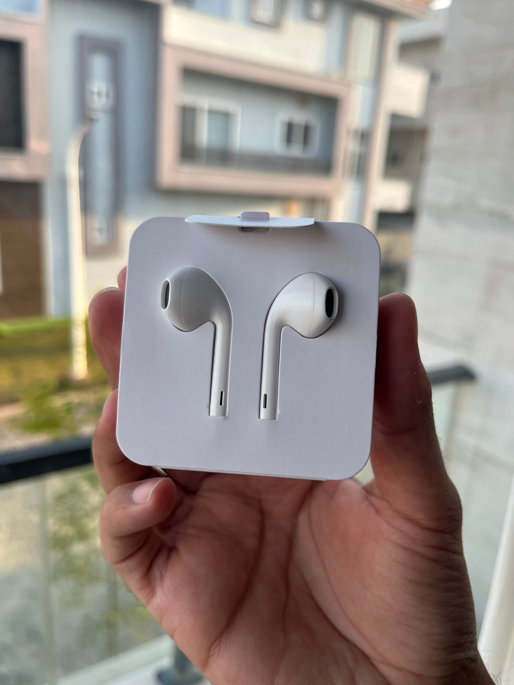 EarPods with Lightning Connector – product image