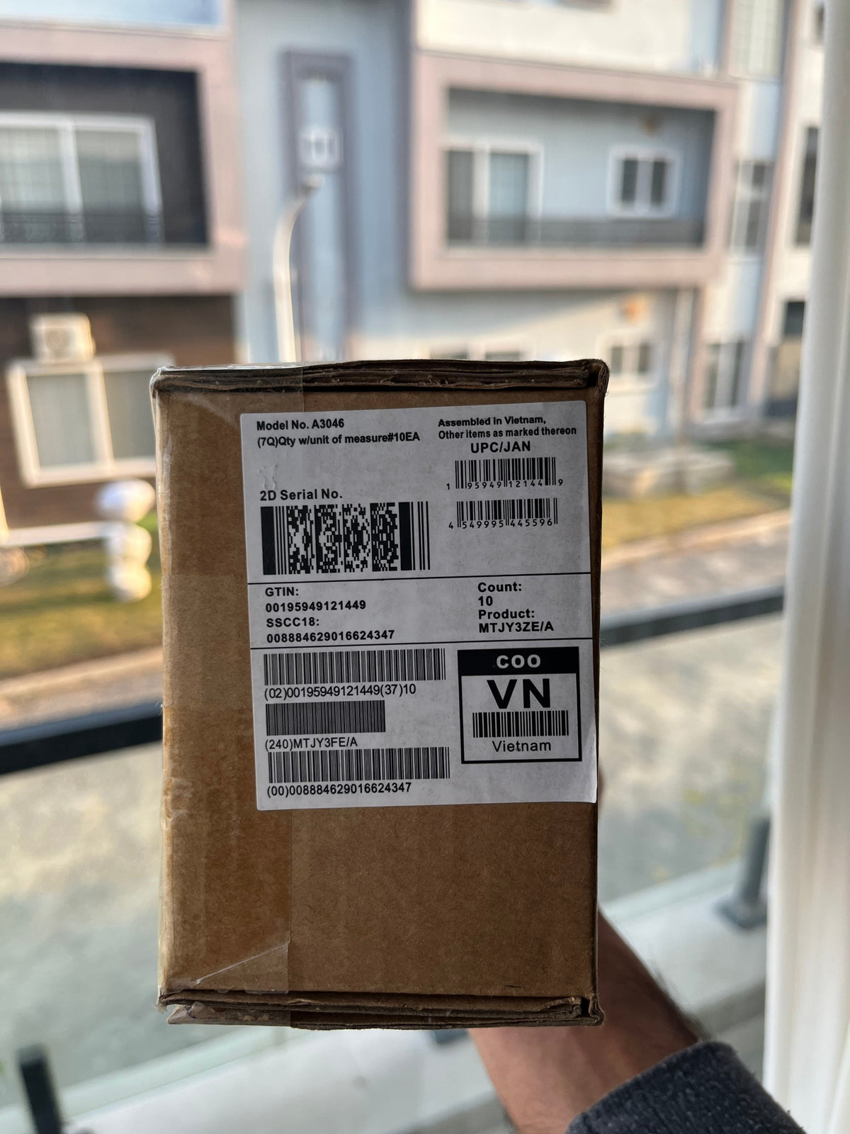 EarPods with Lightning Connector – product image