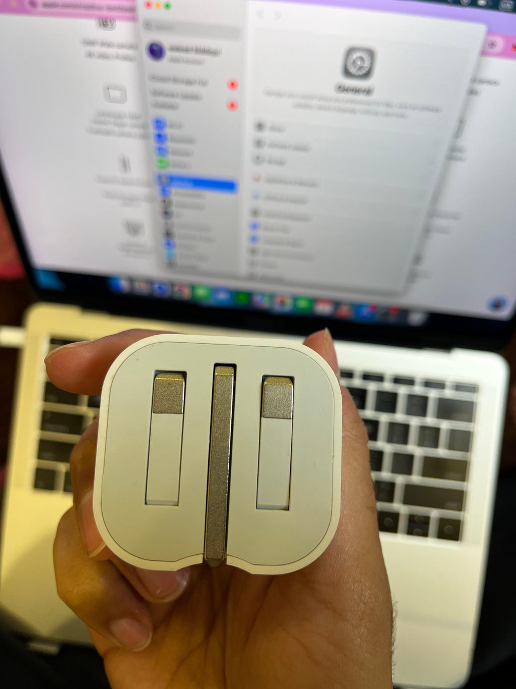 Apple 20W USB-C fast charger – product image